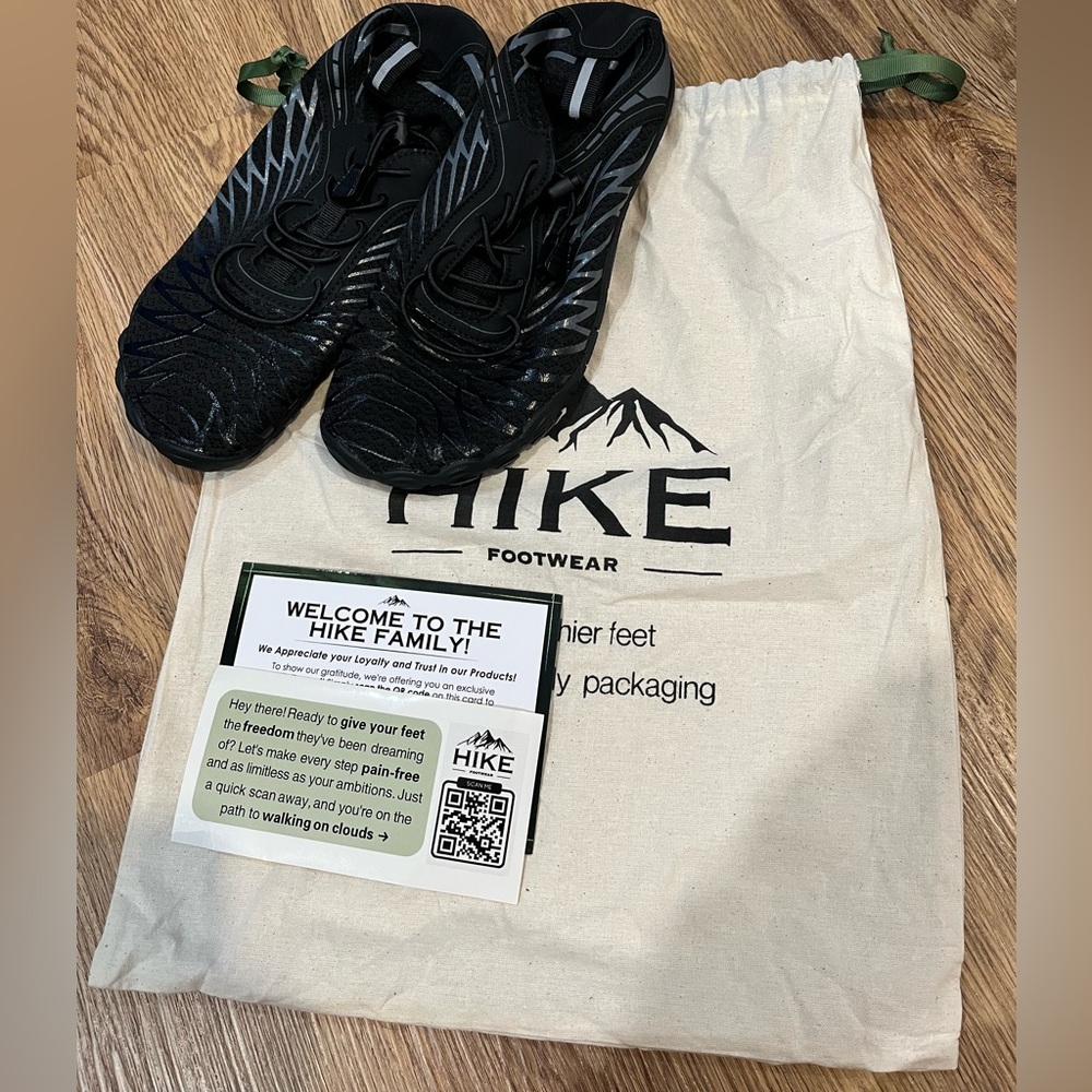 HIKE FOOTWEAR - size 8